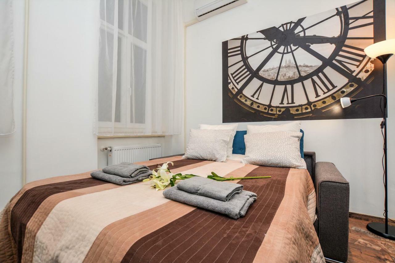 Timeless Apartment With Free Private Parking ブダペスト エクステリア 写真