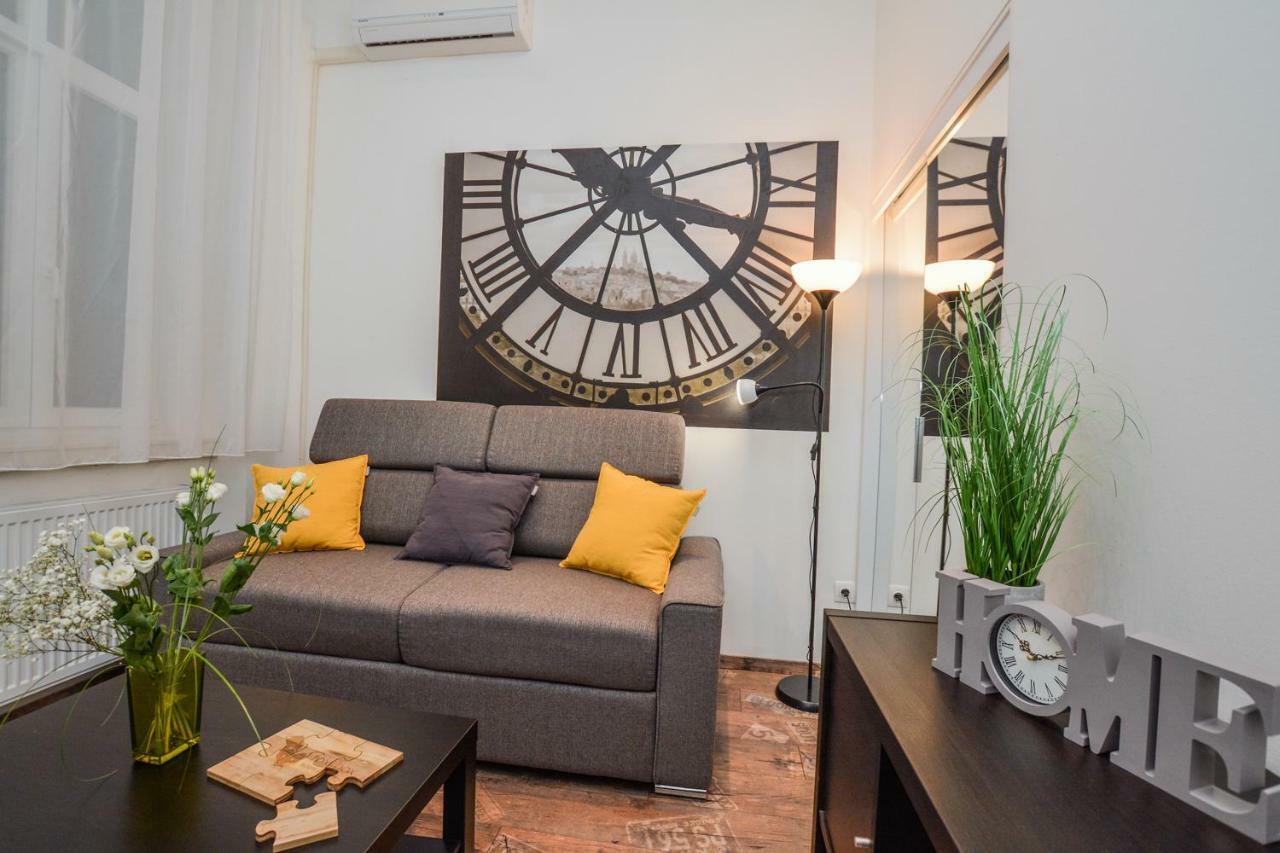 Timeless Apartment With Free Private Parking ブダペスト エクステリア 写真